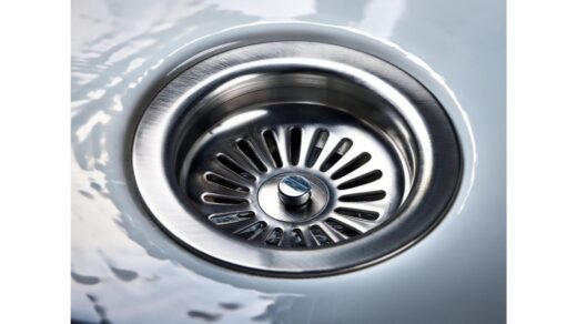 Užsikimšęs nutekamasis vamzdis akimirksniu atkimštas