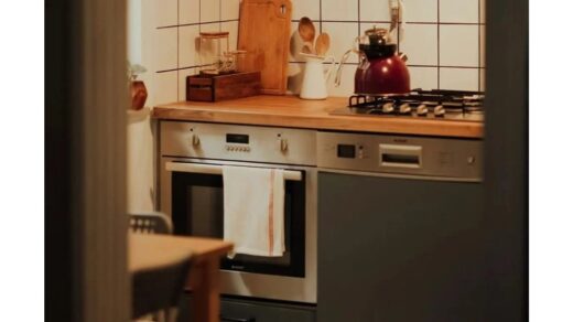 Pašalinkite užsistovėjusius pelėsių kvapus