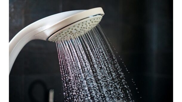pašalinti kalkių nuosėdas nuo dušo galvutės