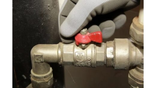 Atrakinti užstrigusį rutulinį vožtuvą